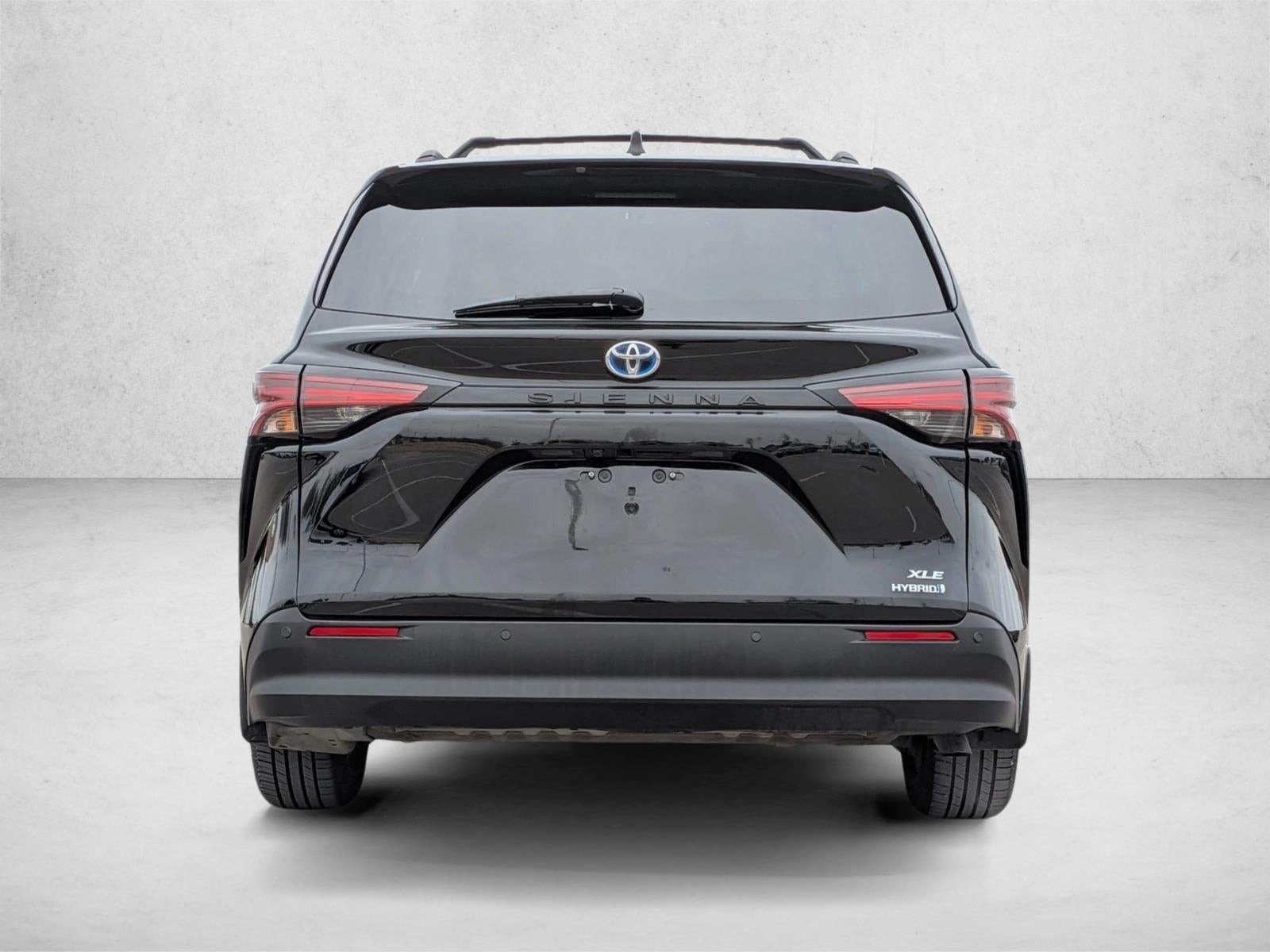 2021 Toyota Sienna XLE FWD 8-Passenger (Natl)