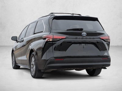2021 Toyota Sienna XLE FWD 8-Passenger (Natl)