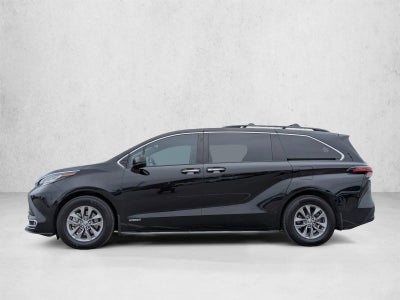 2021 Toyota Sienna XLE FWD 8-Passenger (Natl)