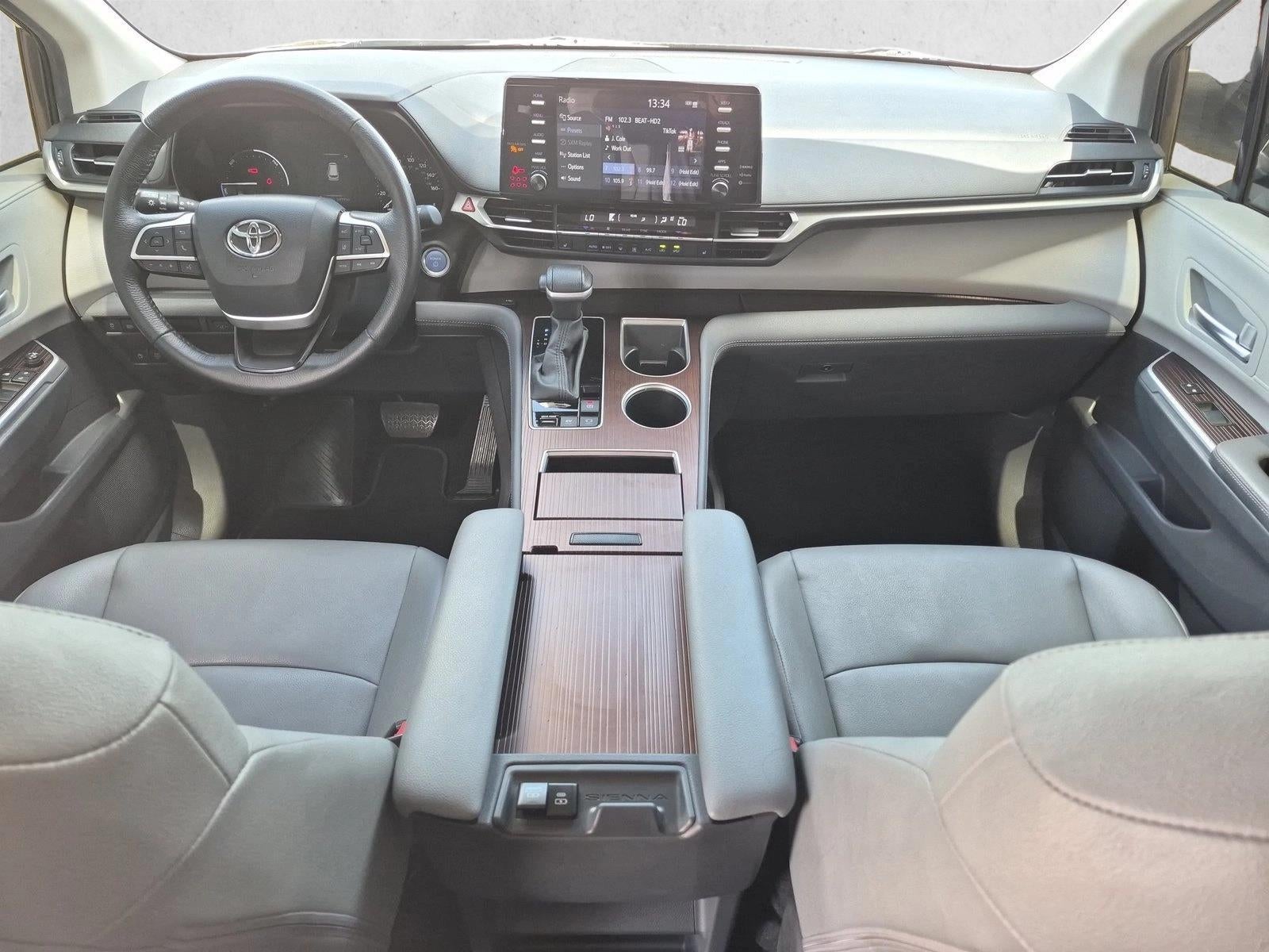 2024 Toyota Sienna XLE FWD 8-Passenger (Natl)