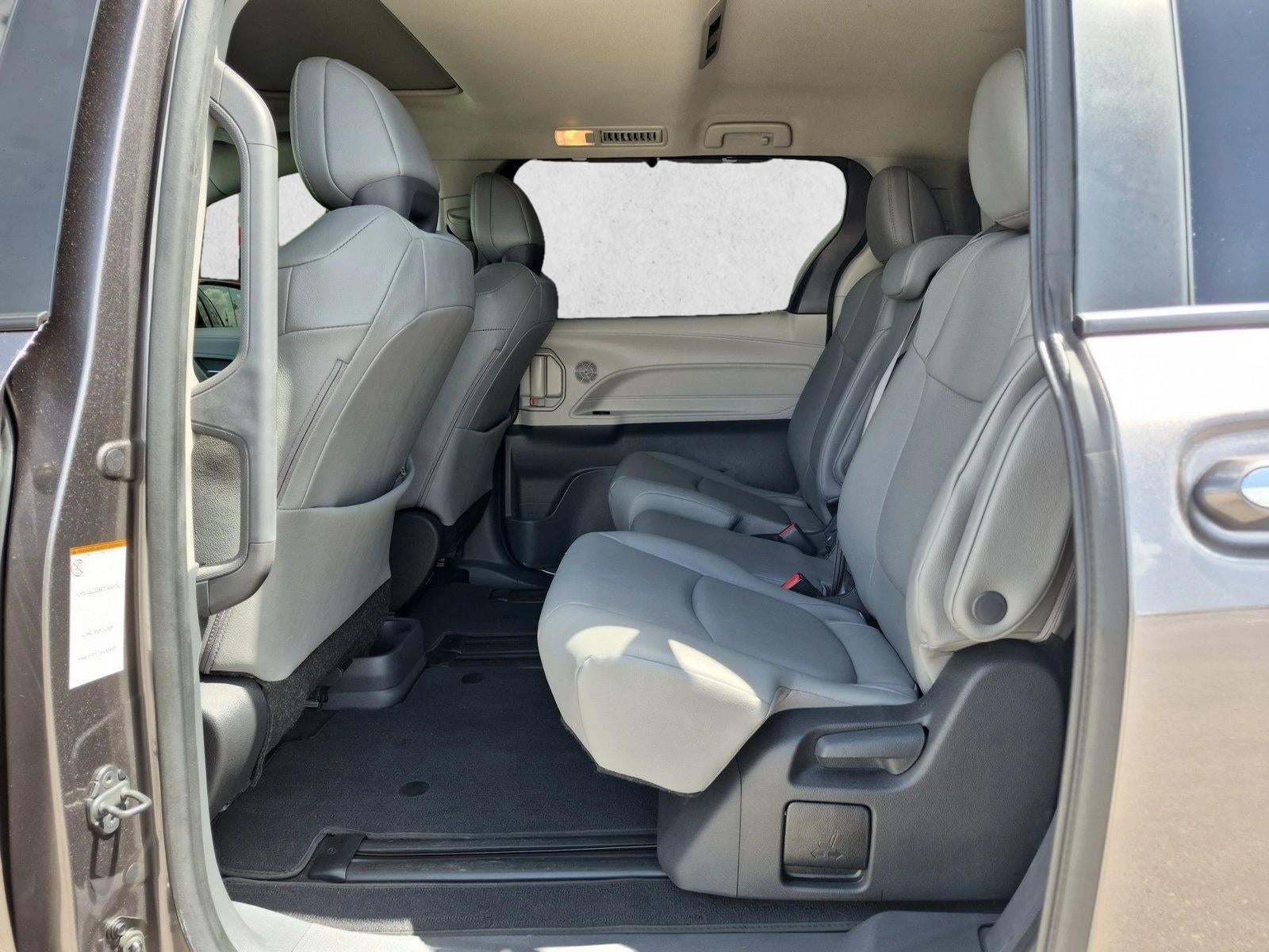 2024 Toyota Sienna XLE FWD 8-Passenger (Natl)