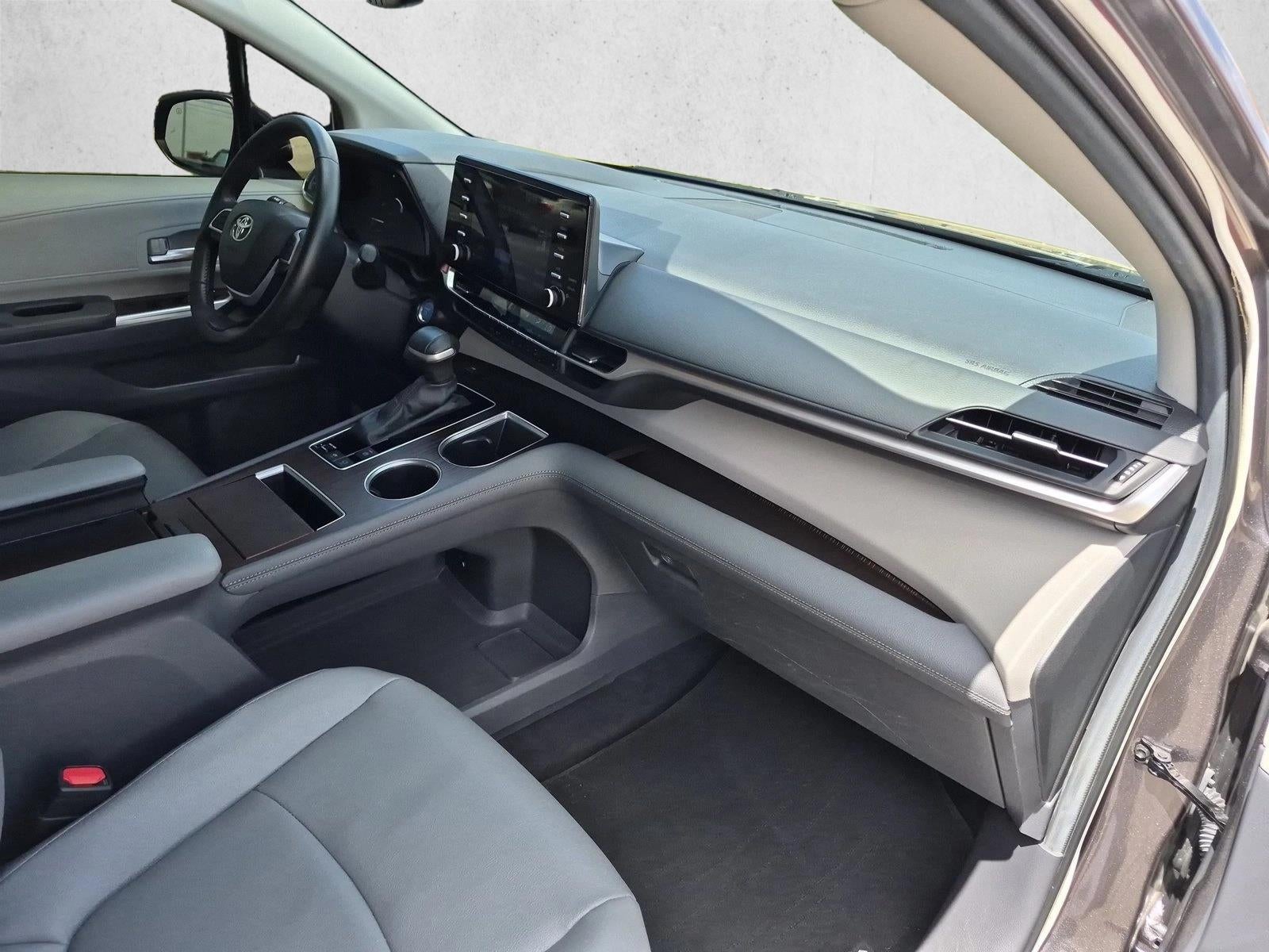 2024 Toyota Sienna XLE FWD 8-Passenger (Natl)