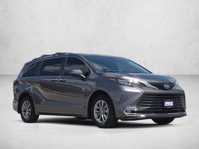 2024 Toyota Sienna XLE FWD 8-Passenger (Natl)