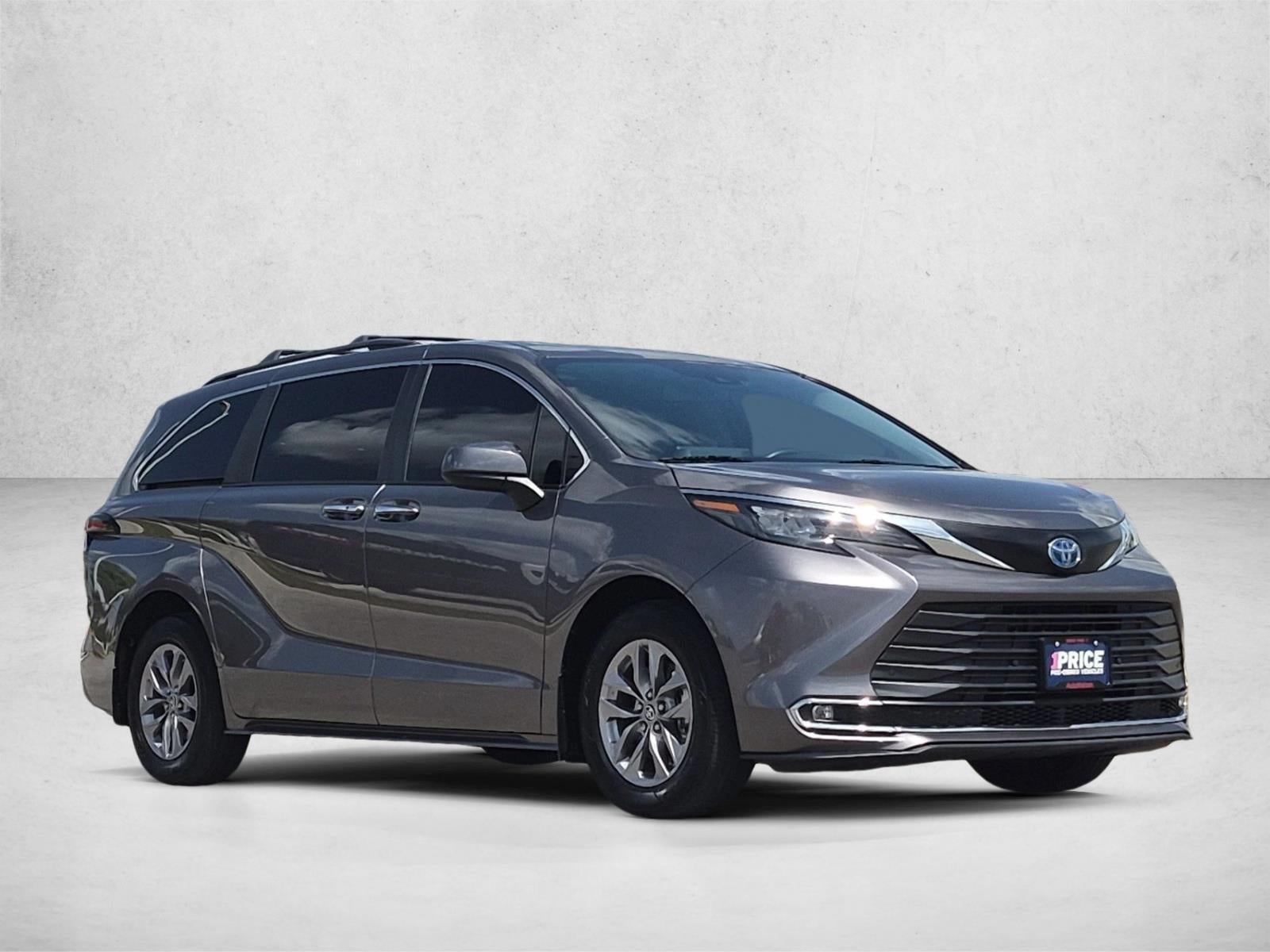 2024 Toyota Sienna XLE FWD 8-Passenger (Natl)