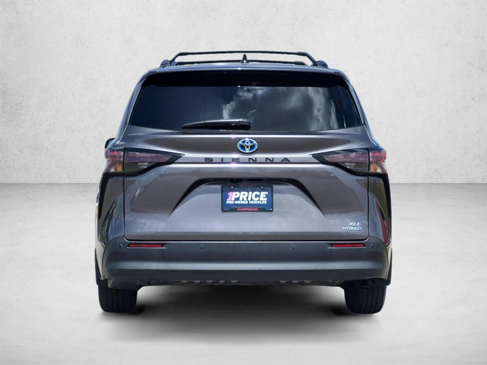 2024 Toyota Sienna XLE FWD 8-Passenger (Natl)