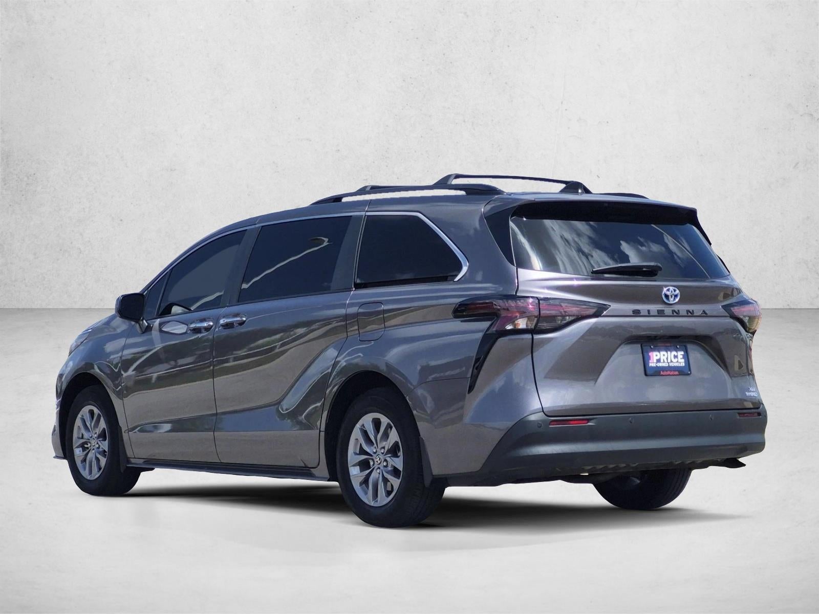 2024 Toyota Sienna XLE FWD 8-Passenger (Natl)