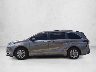 2024 Toyota Sienna XLE FWD 8-Passenger (Natl)
