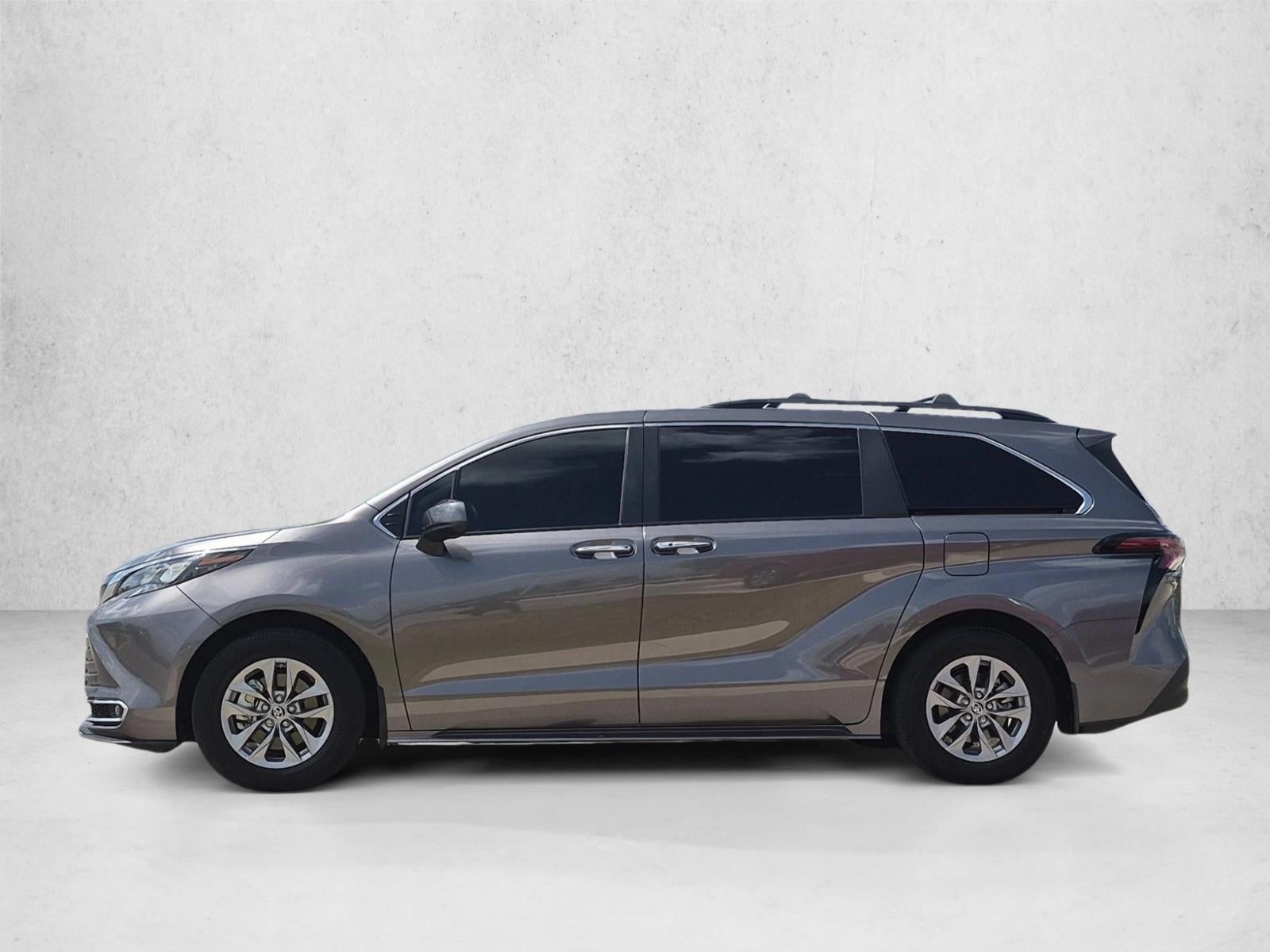 2024 Toyota Sienna XLE FWD 8-Passenger (Natl)