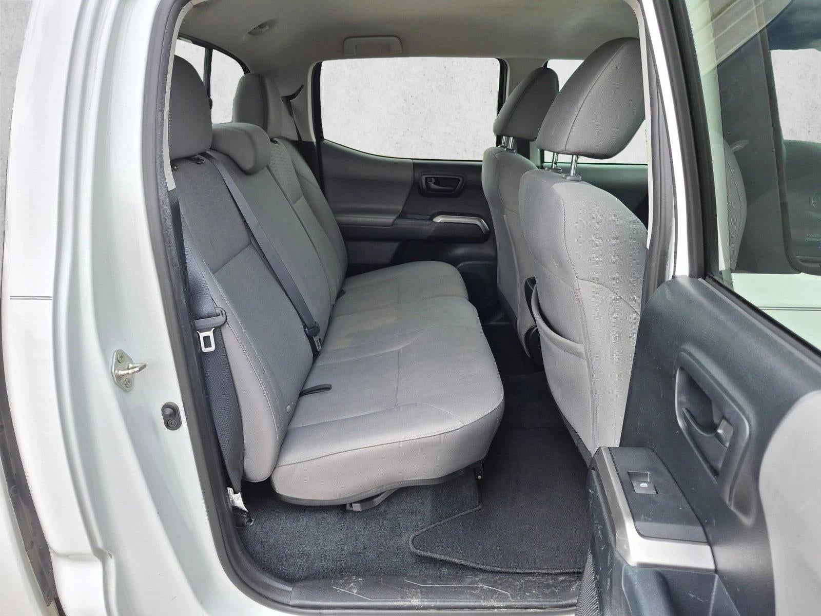 2017 Toyota Tacoma SR5 Double Cab 5' Bed V6 4x2 AT (GS)