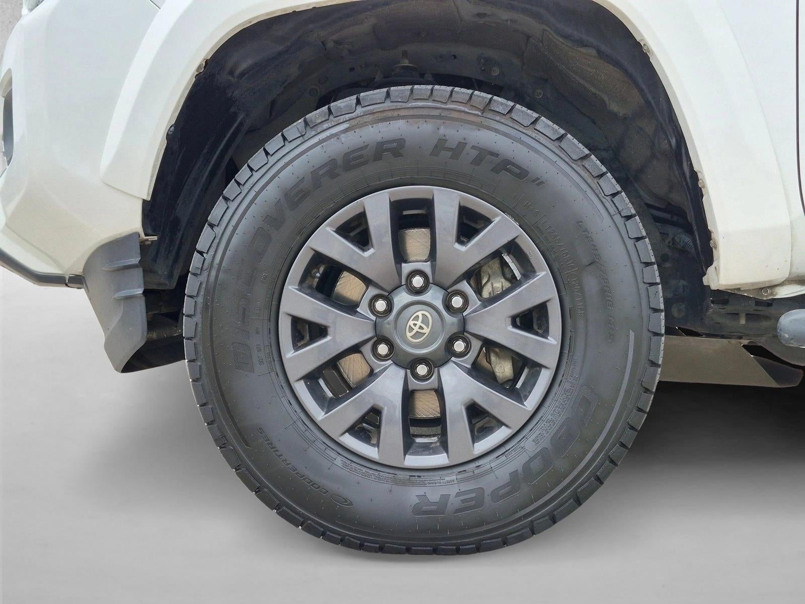 2017 Toyota Tacoma SR5 Double Cab 5' Bed V6 4x2 AT (GS)
