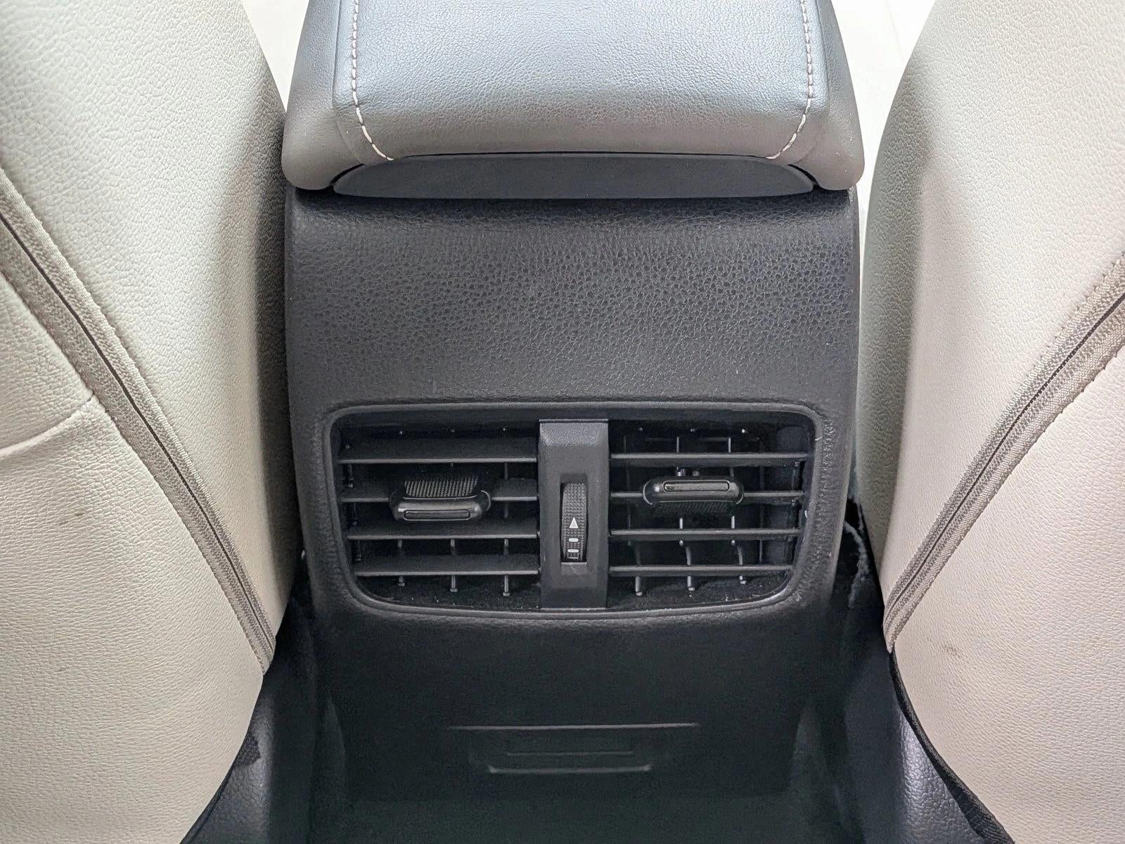 2024 Toyota Corolla Cross XLE 4WD (Natl)