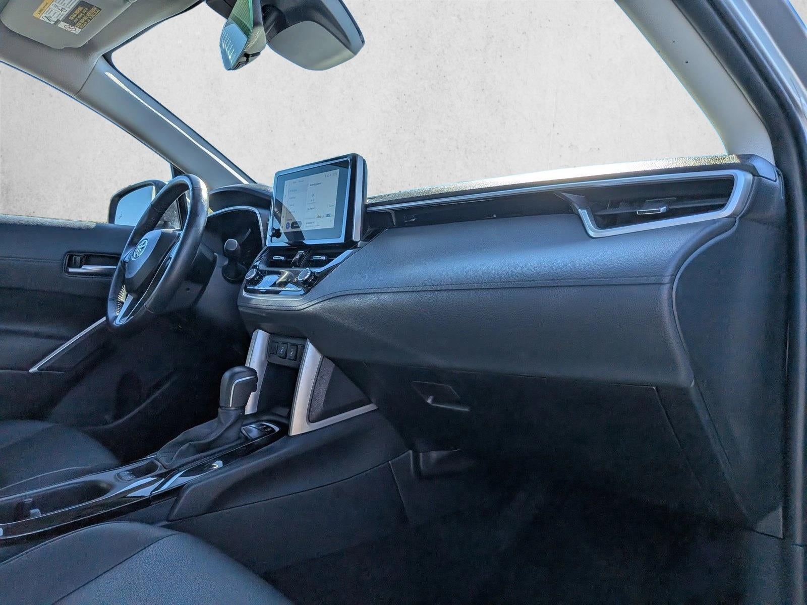 2024 Toyota Corolla Cross XLE 4WD (Natl)