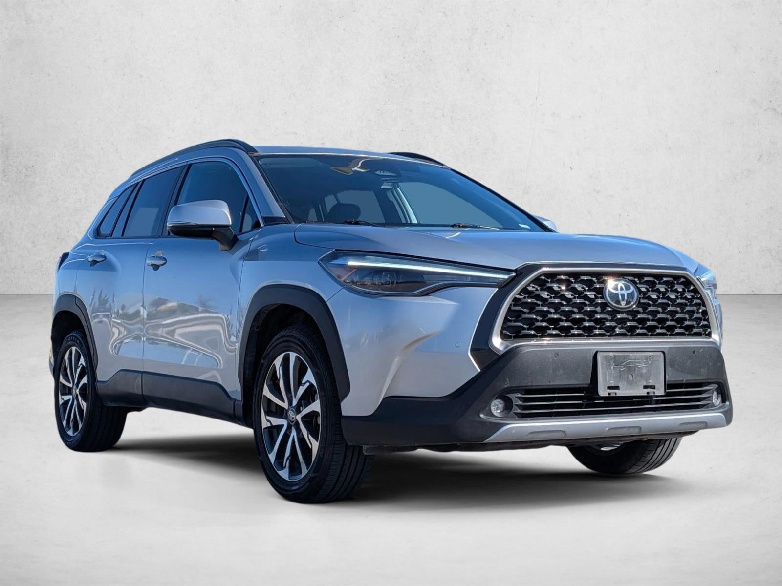 2024 Toyota Corolla Cross XLE 4WD (Natl)