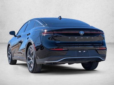 2023 Toyota Crown XLE AWD (Natl)