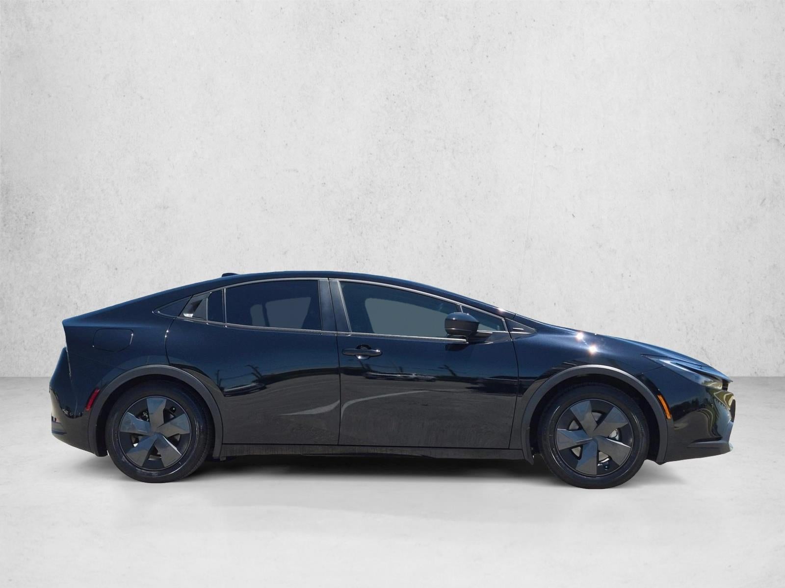 2026 Toyota Prius Plug-In Hybrid SE (Natl)