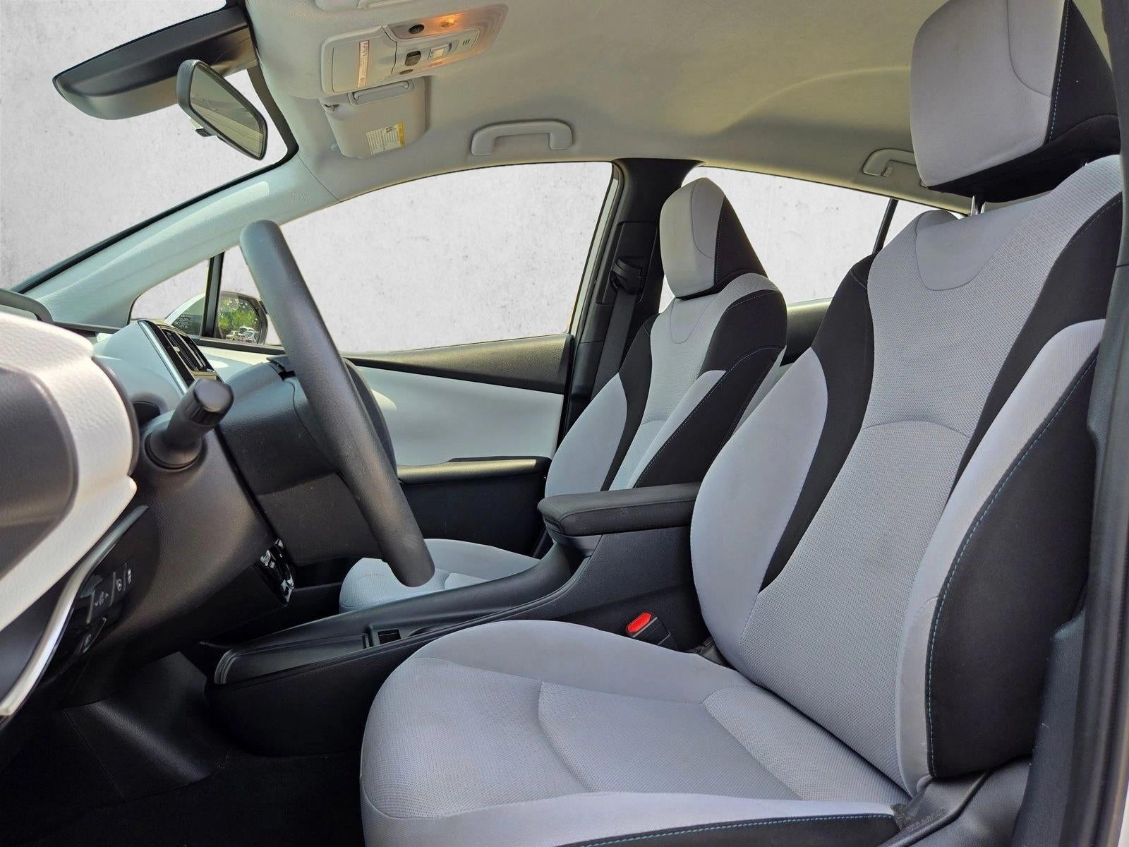 2022 Toyota Prius LE (Natl)