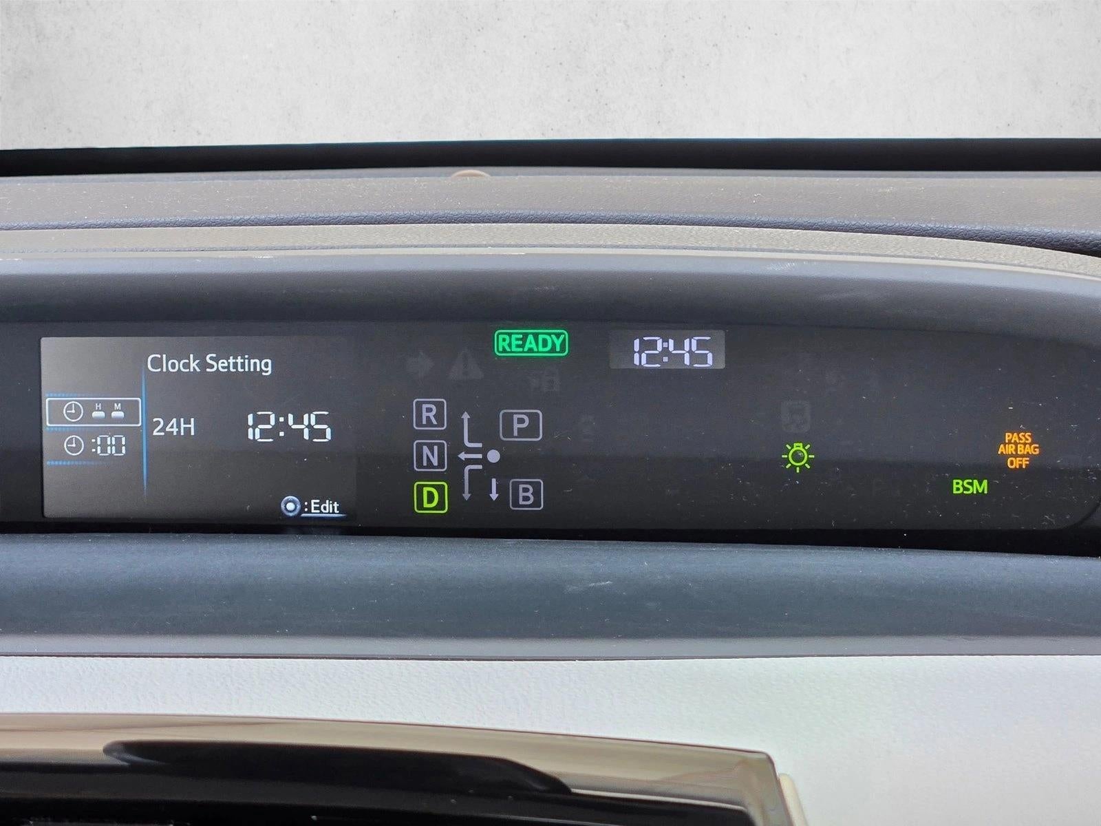 2022 Toyota Prius LE (Natl)