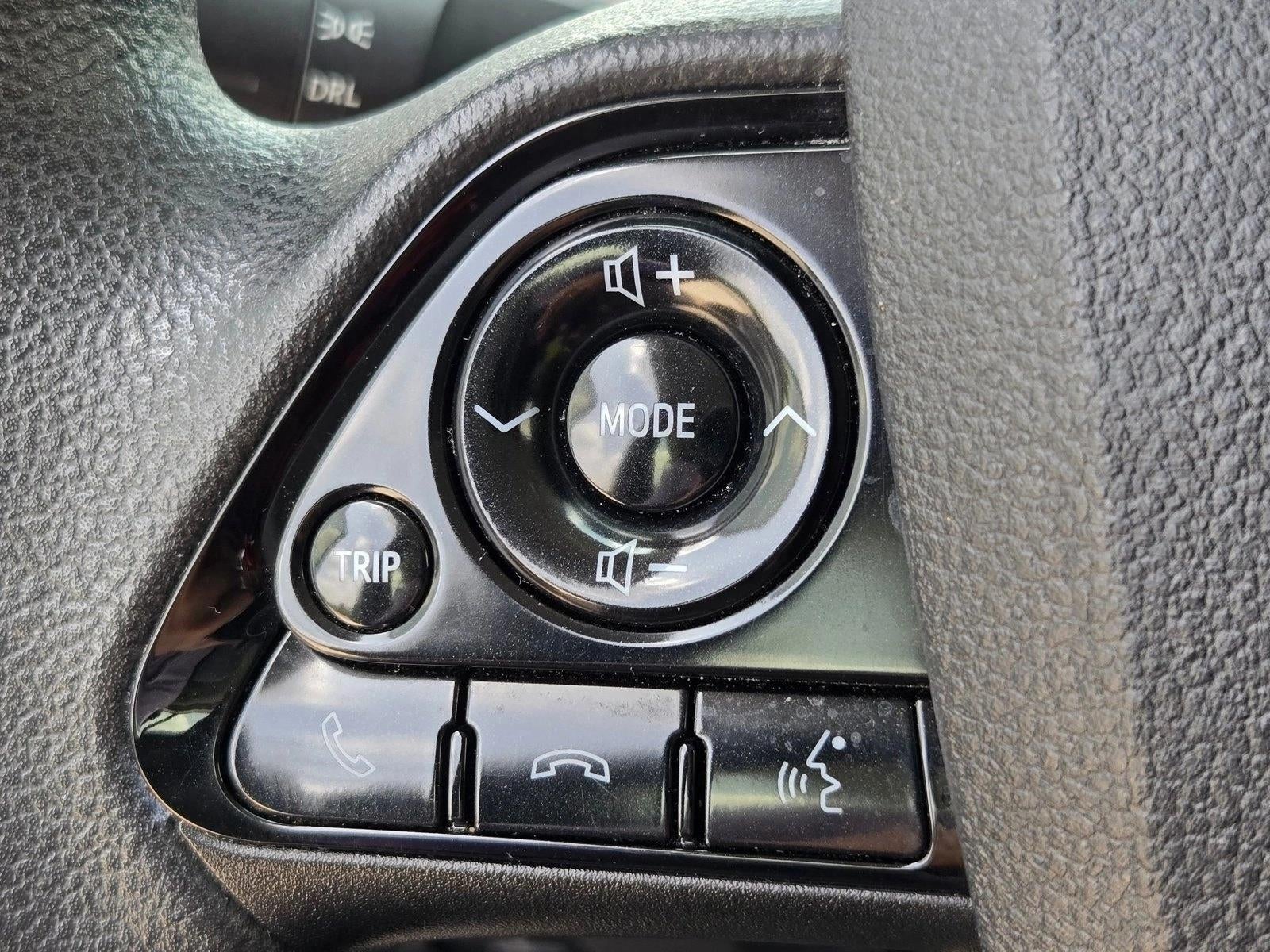 2022 Toyota Prius LE (Natl)