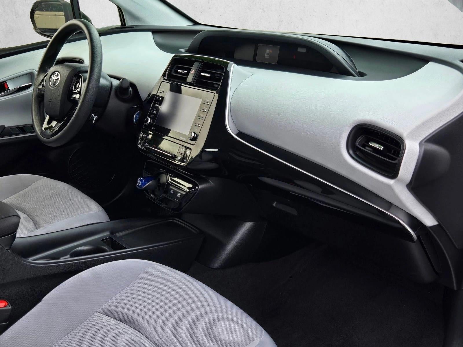 2022 Toyota Prius LE (Natl)