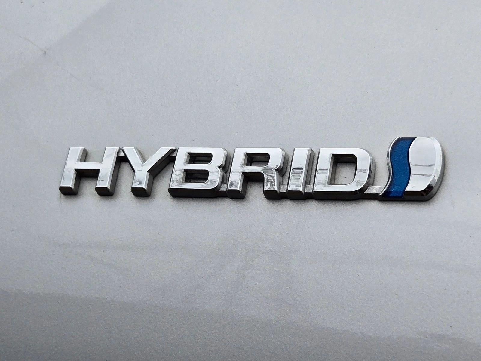 2022 Toyota Prius LE (Natl)