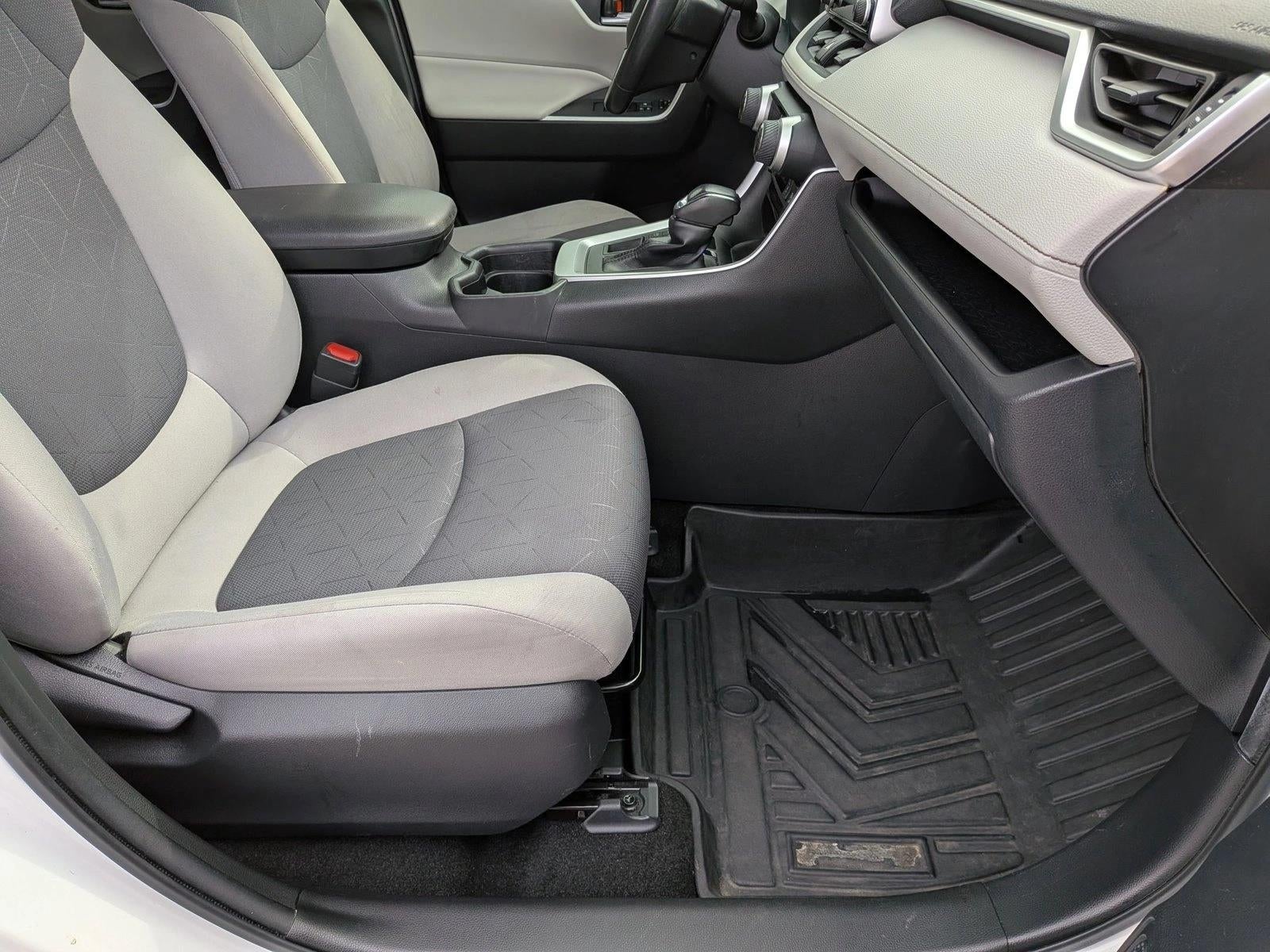 2020 Toyota RAV4 XLE AWD (Natl)