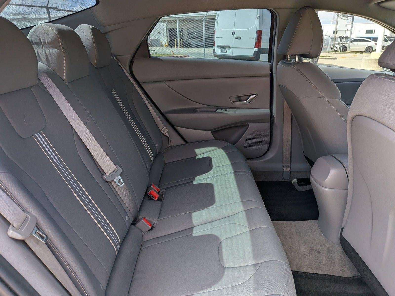 2023 Hyundai ELANTRA SEL IVT