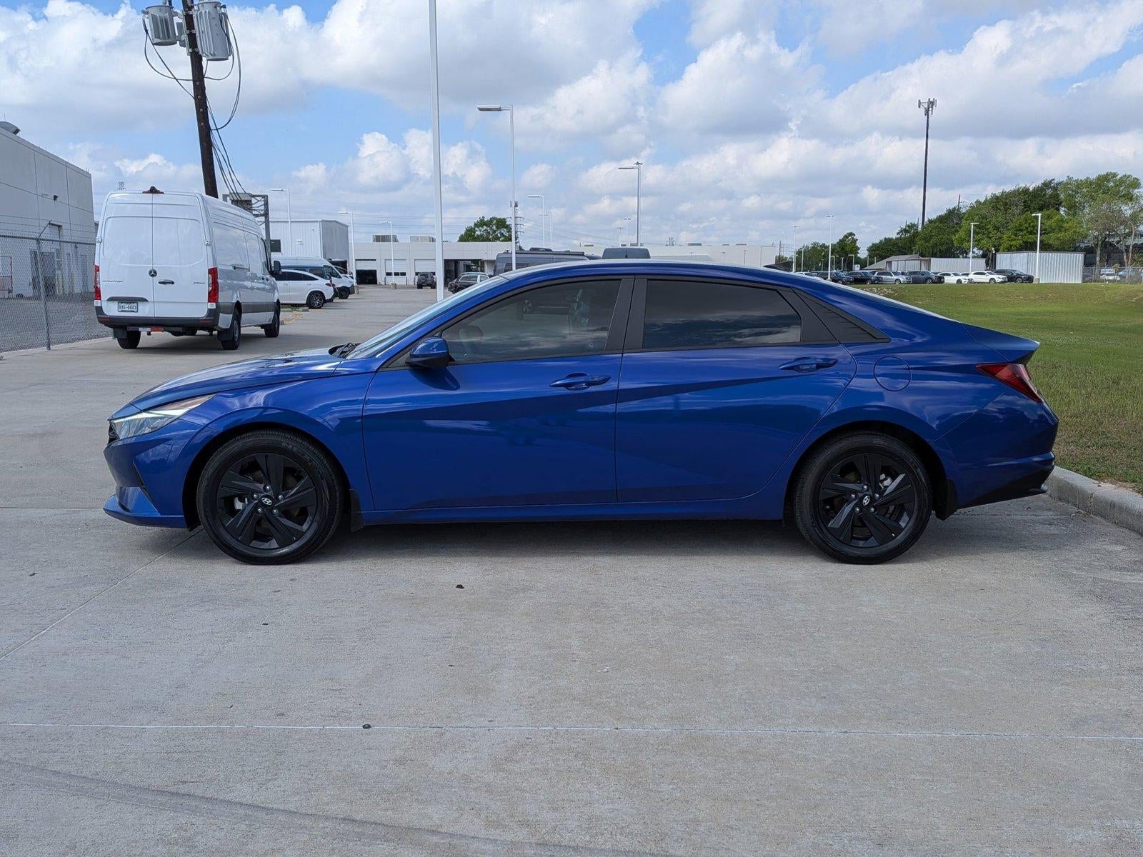 2023 Hyundai ELANTRA SEL IVT