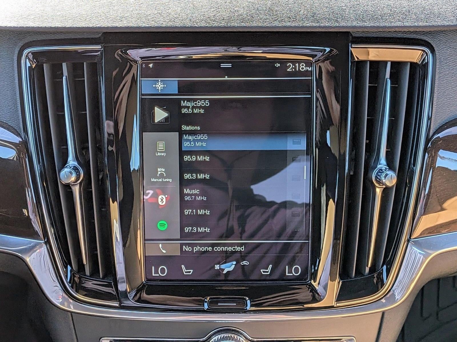 2020 Volvo S90 T6 AWD Momentum