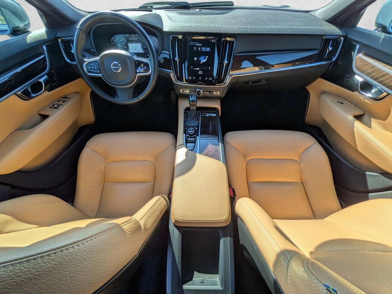 2020 Volvo S90 T6 AWD Momentum