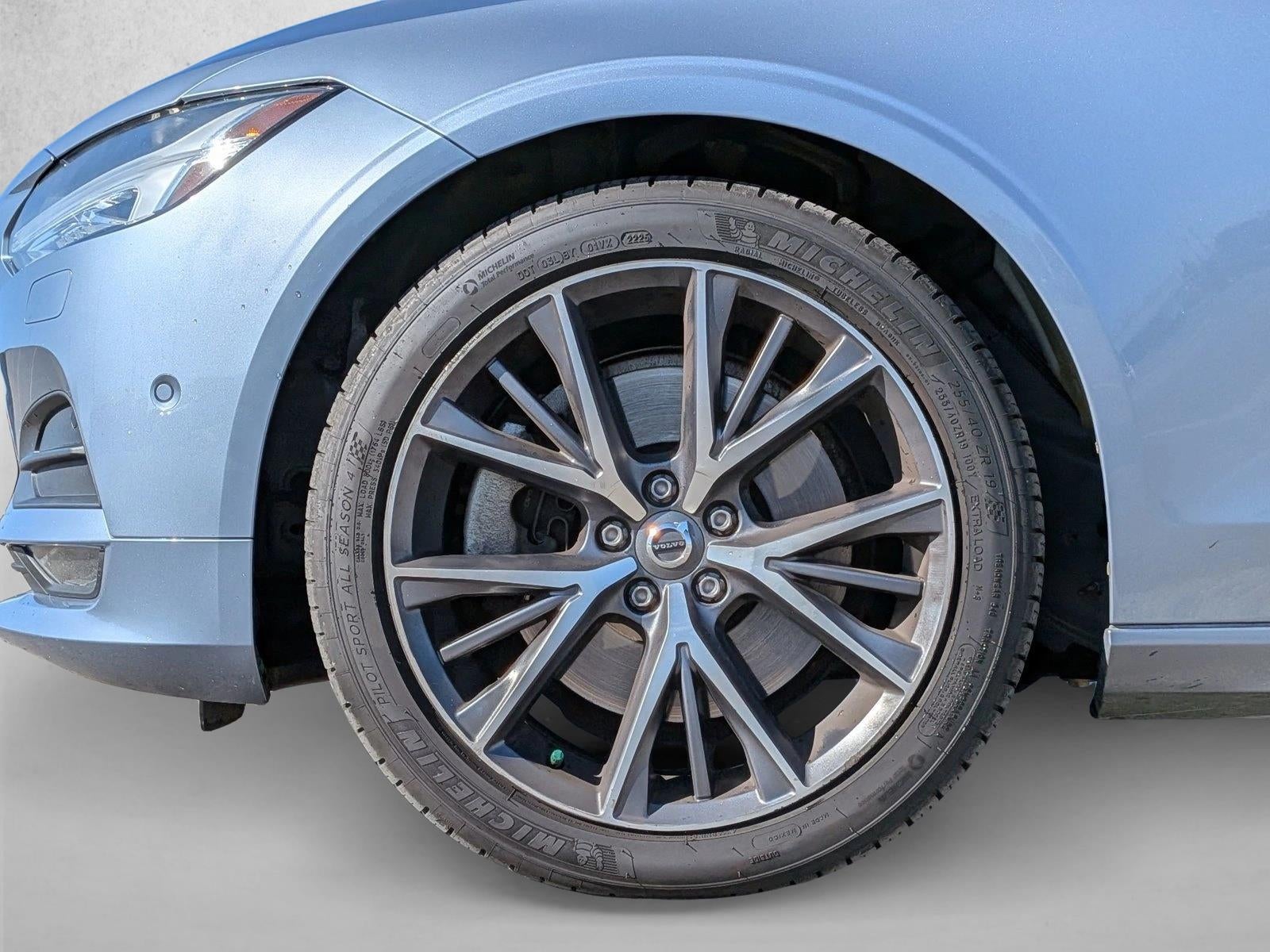 2020 Volvo S90 T6 AWD Momentum