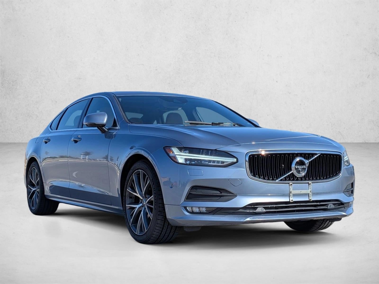 2020 Volvo S90 T6 AWD Momentum