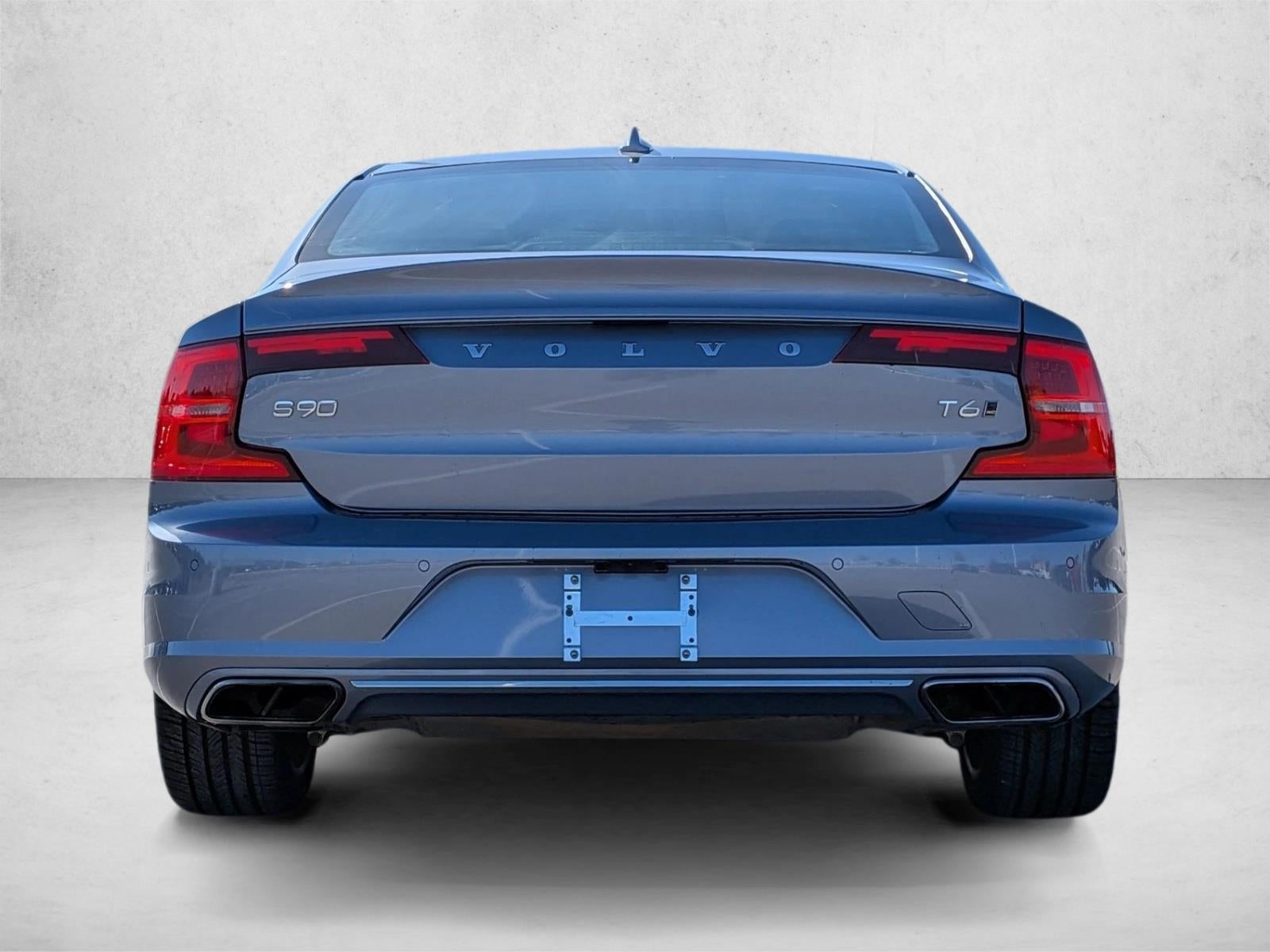 2020 Volvo S90 T6 AWD Momentum