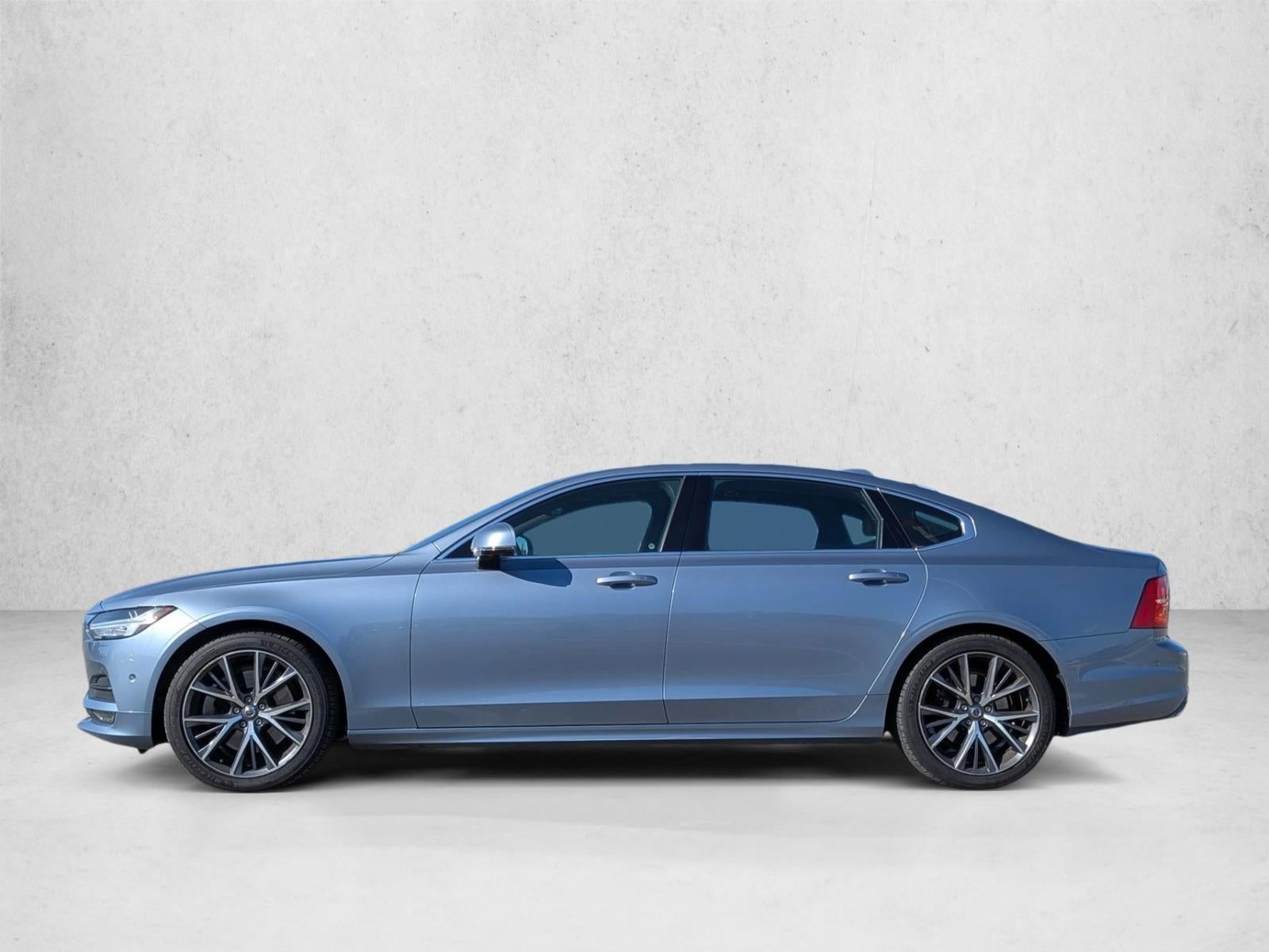 2020 Volvo S90 T6 AWD Momentum