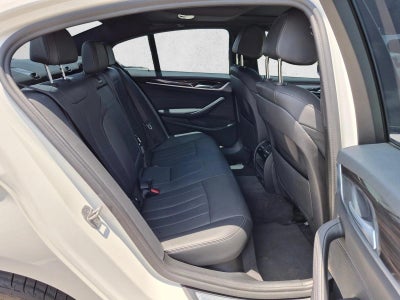 2022 BMW 530e Plug-In Hybrid