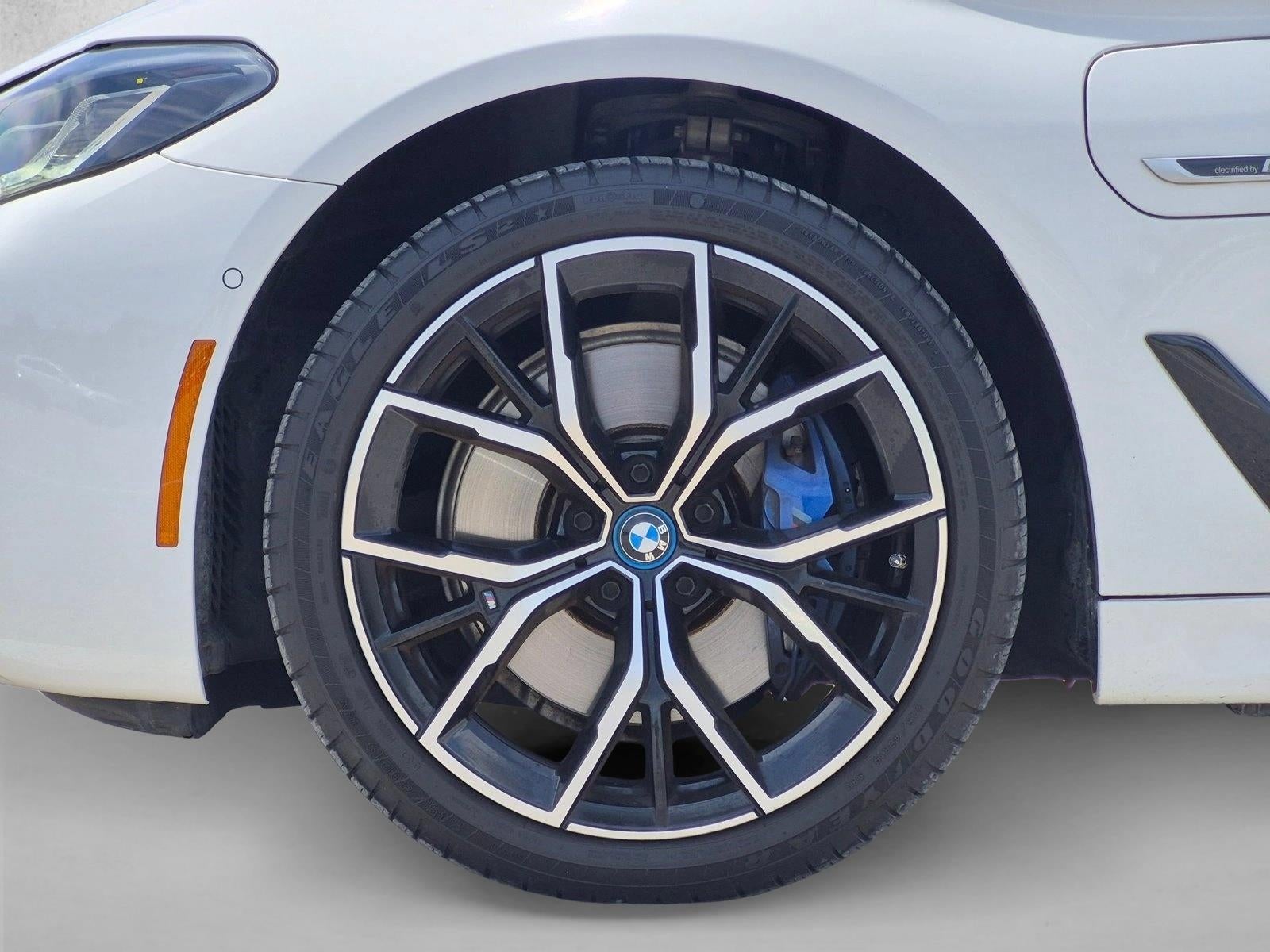 2022 BMW 530e Plug-In Hybrid