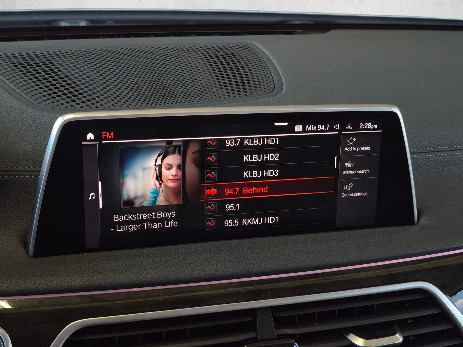2022 BMW 740i Sedan