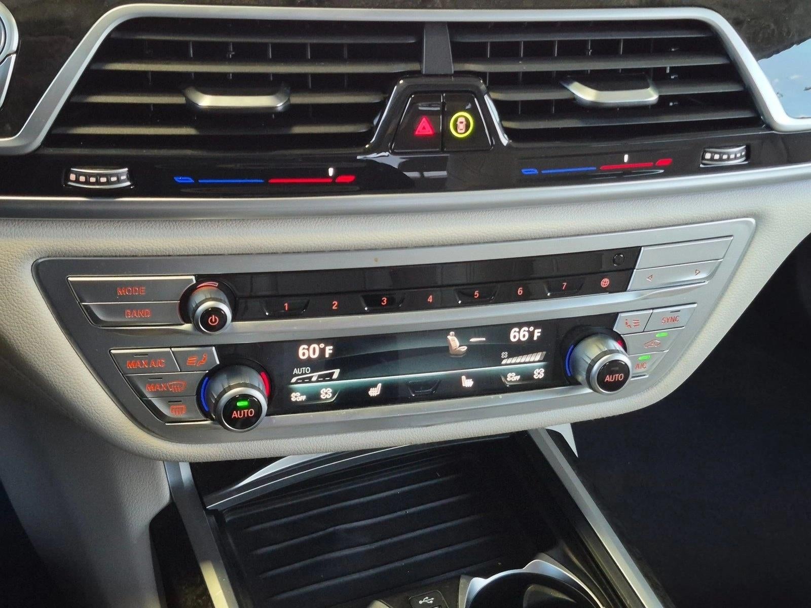 2022 BMW 740i Sedan