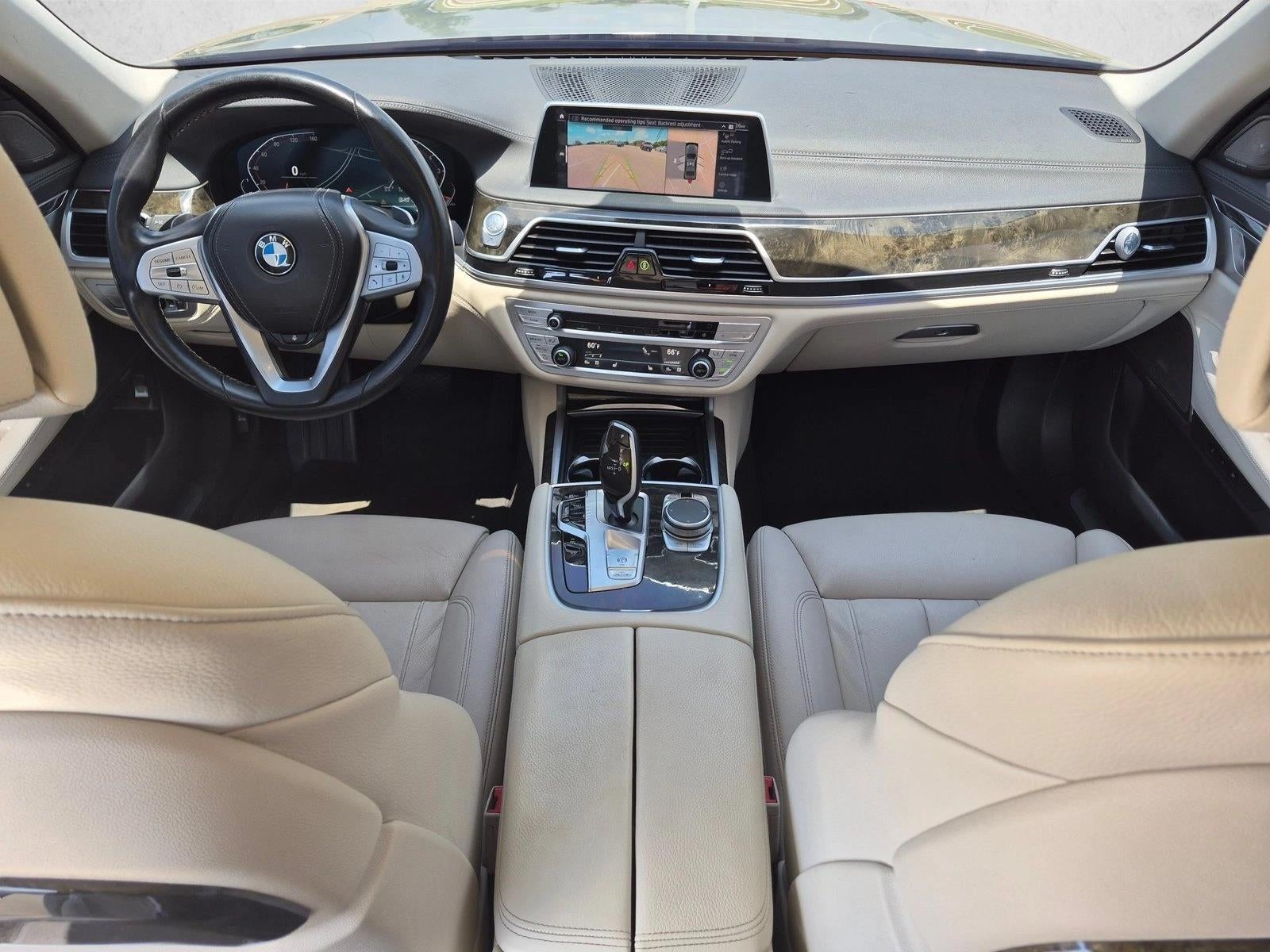 2022 BMW 740i Sedan