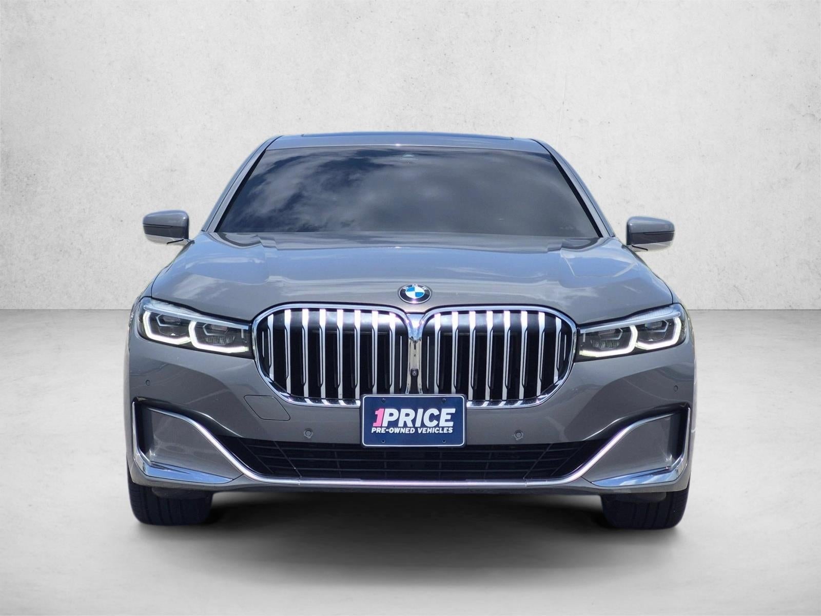 2022 BMW 740i Sedan