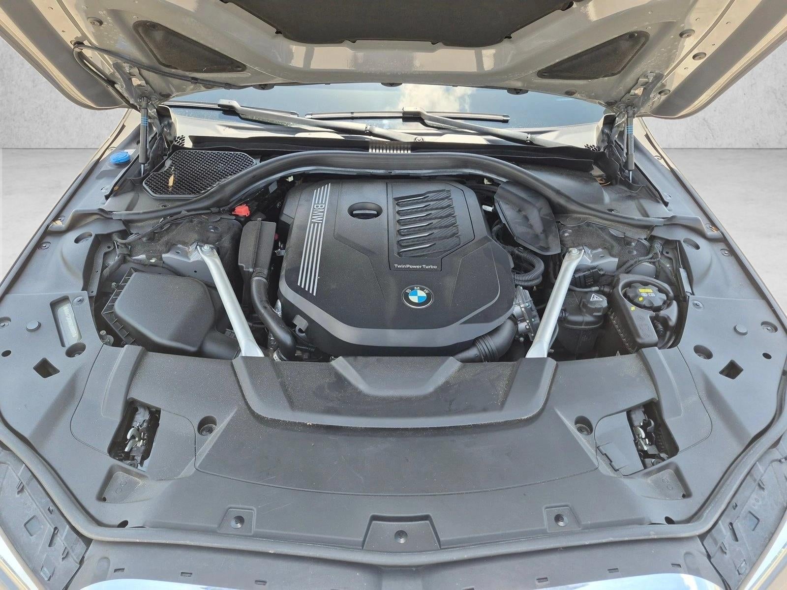 2022 BMW 740i Sedan