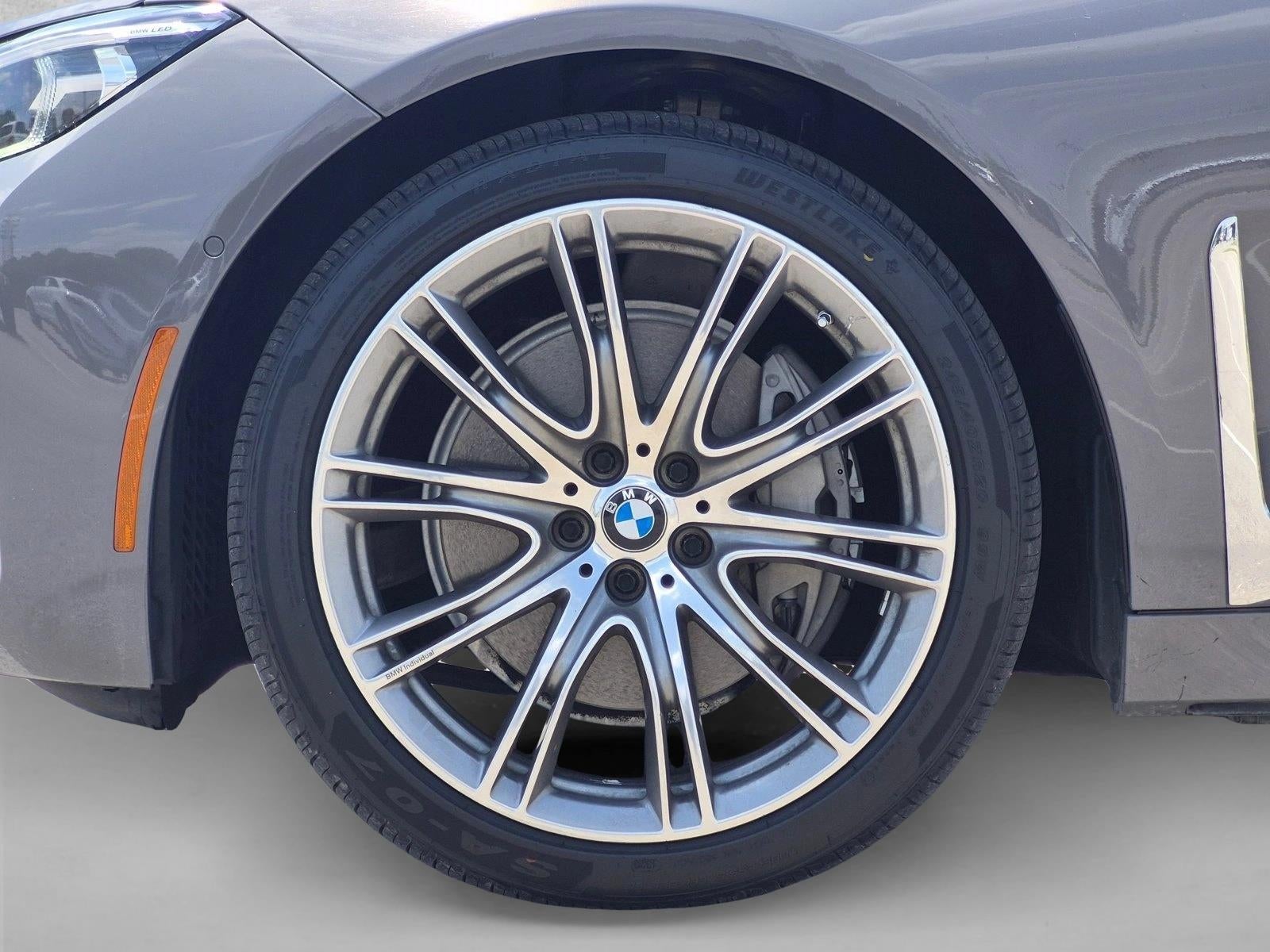 2022 BMW 740i Sedan