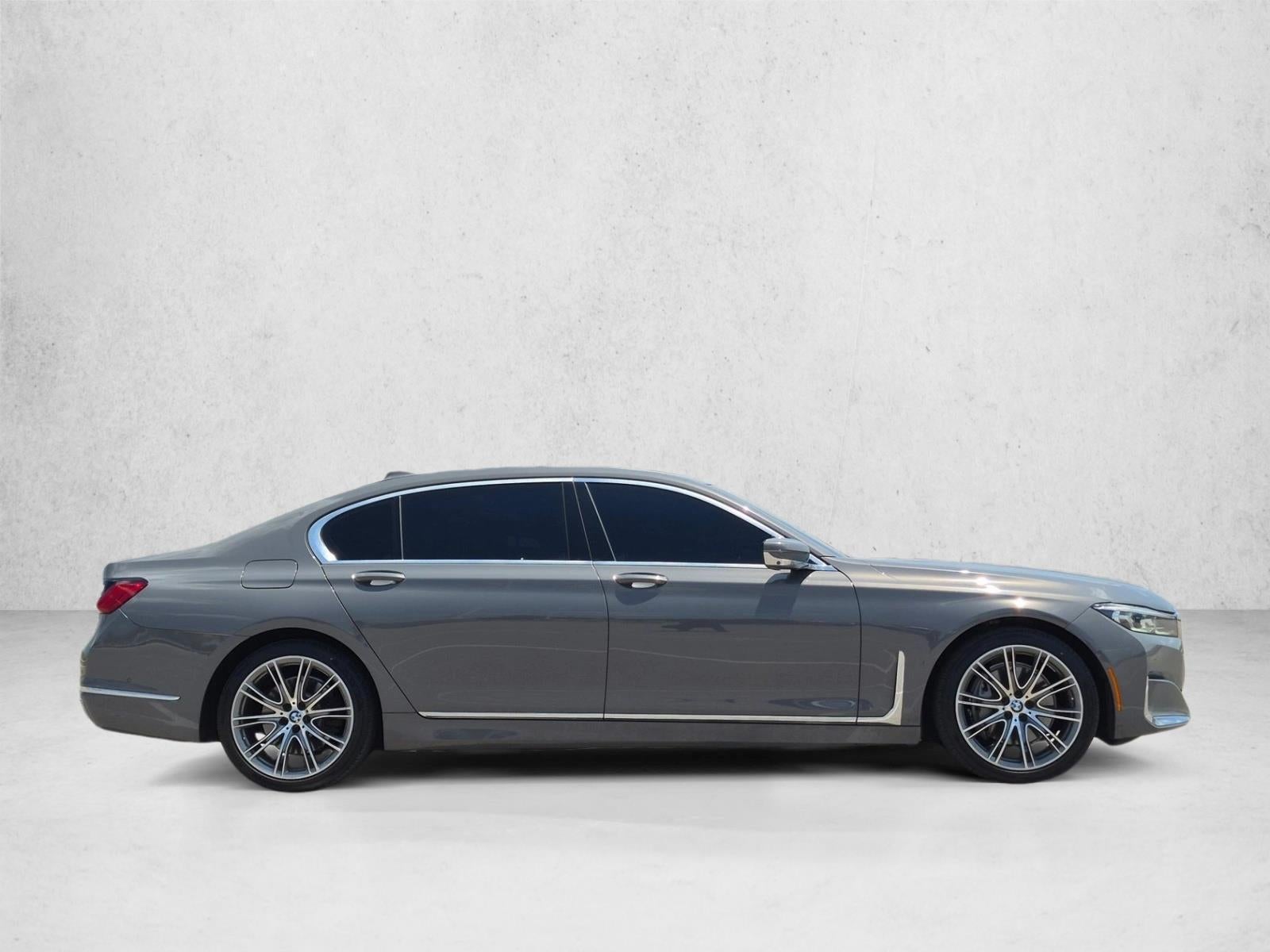 2022 BMW 740i Sedan