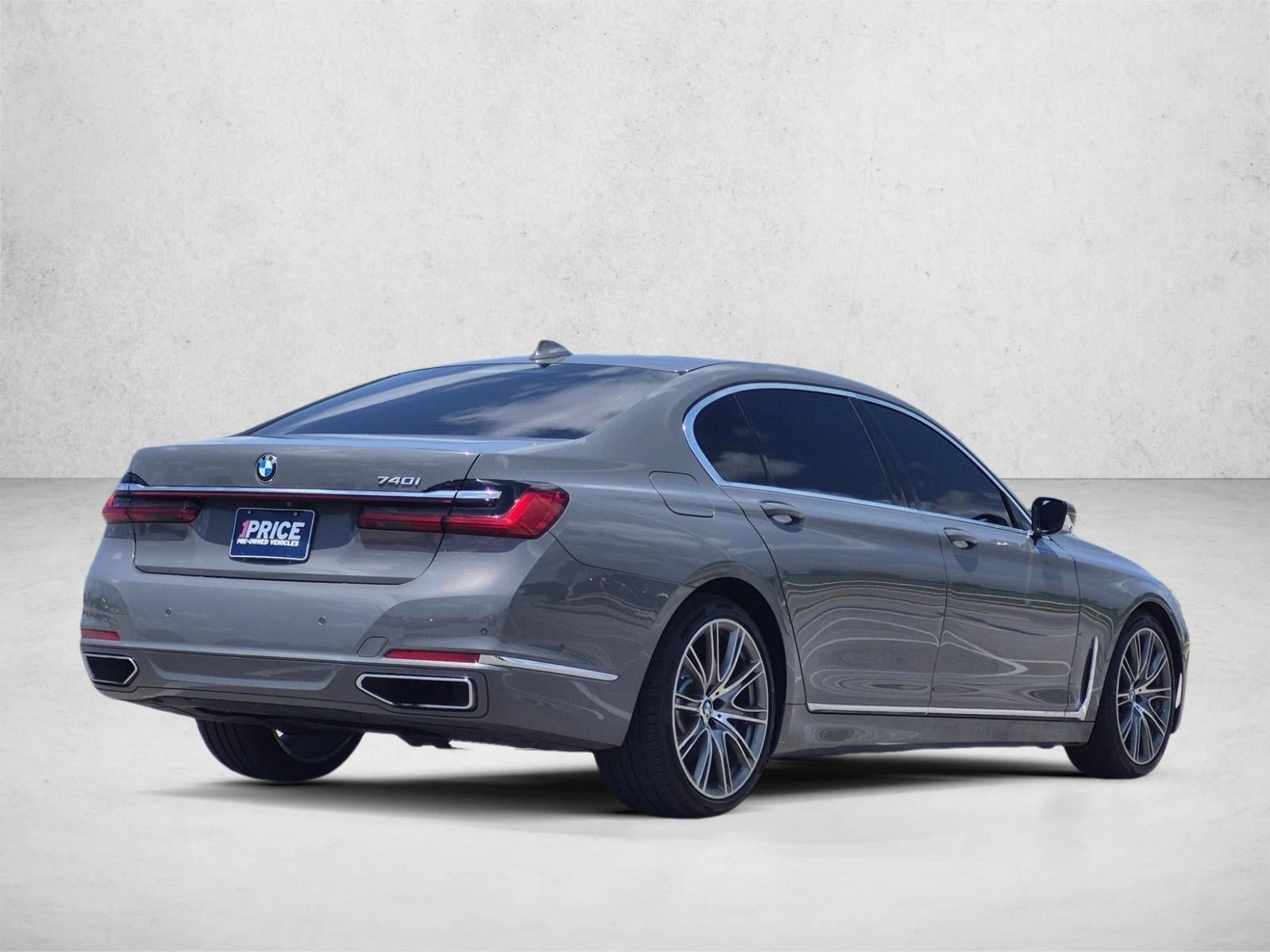 2022 BMW 740i Sedan