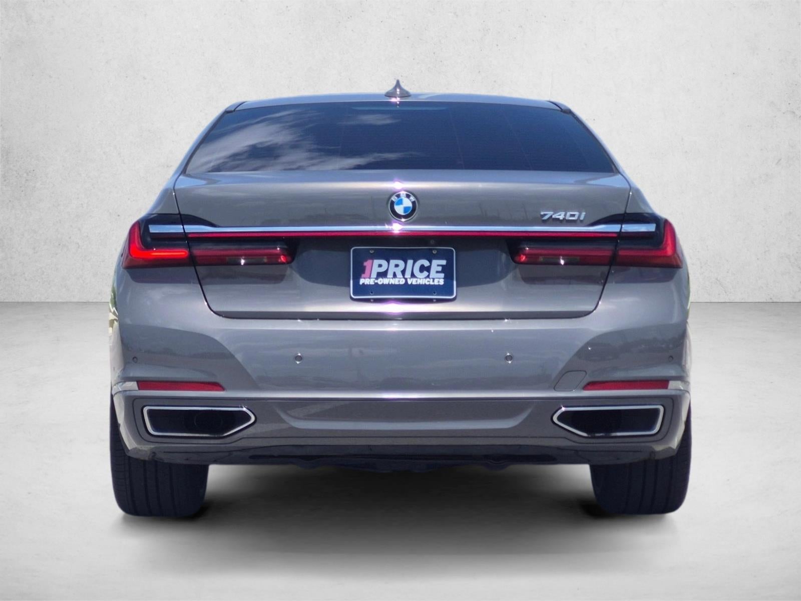 2022 BMW 740i Sedan