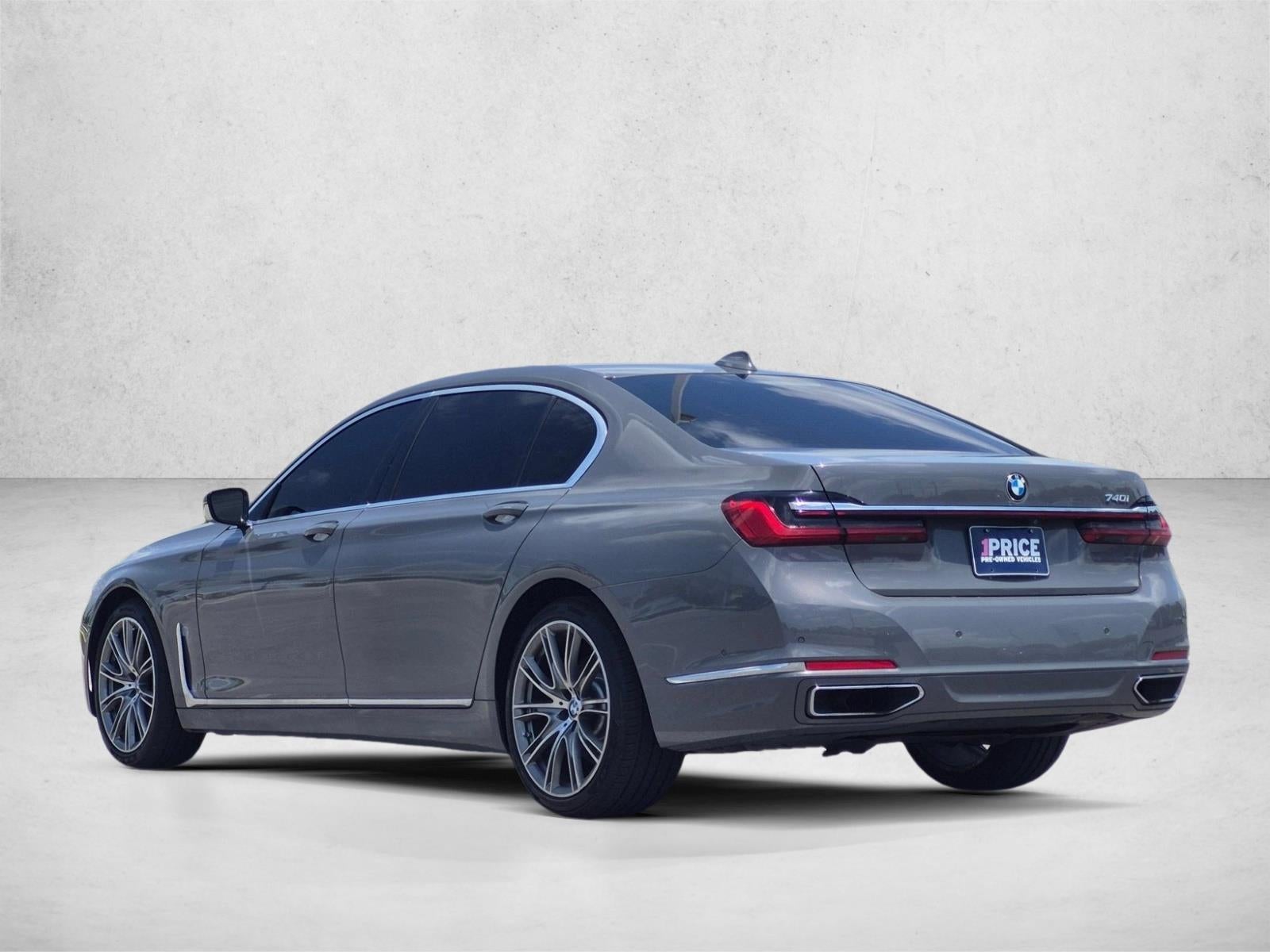 2022 BMW 740i Sedan