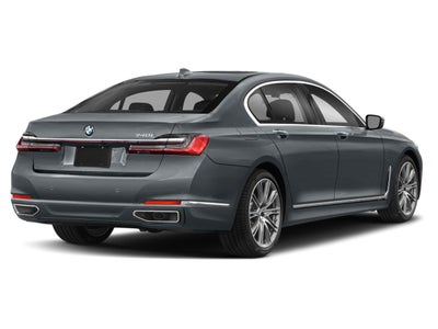 2022 BMW 740i Sedan