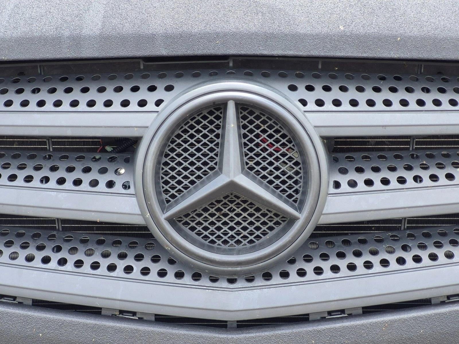2017 Mercedes-Benz Sprinter Cargo Van 2500 Standard Roof V6 144" Worker RWD
