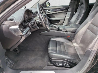 2018 Porsche Panamera RWD