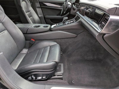 2018 Porsche Panamera RWD