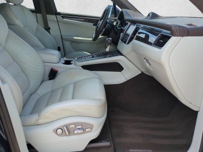 2016 Porsche Macan AWD 4dr Turbo